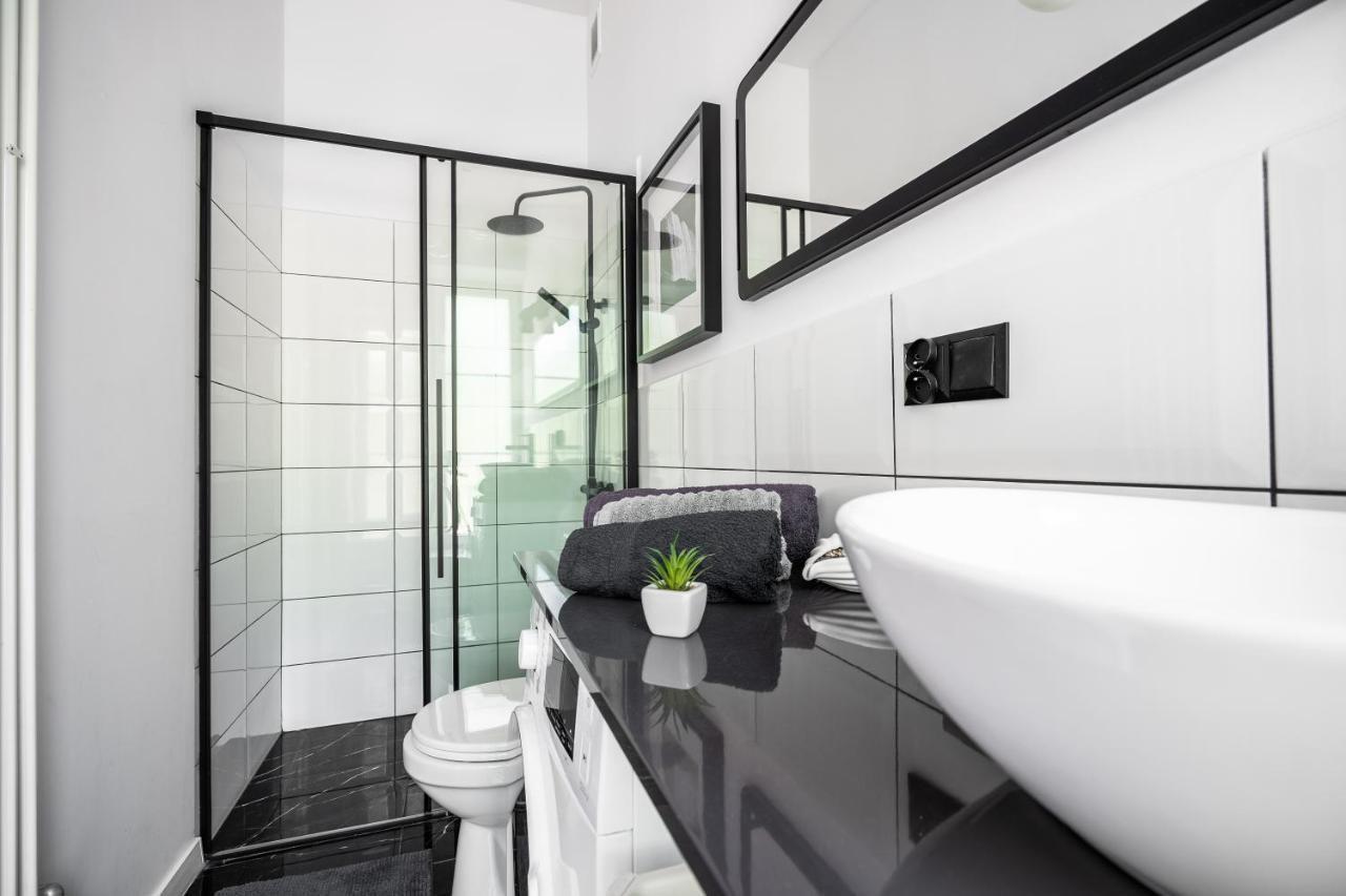 Stylish Studio In The Heart Of The City. Varşova Dış mekan fotoğraf